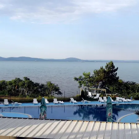 Apartment Private With Sea View In Blue Bay Pallace