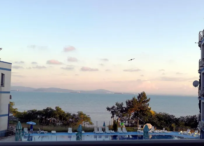 Private With Sea View In Blue Bay Pallace